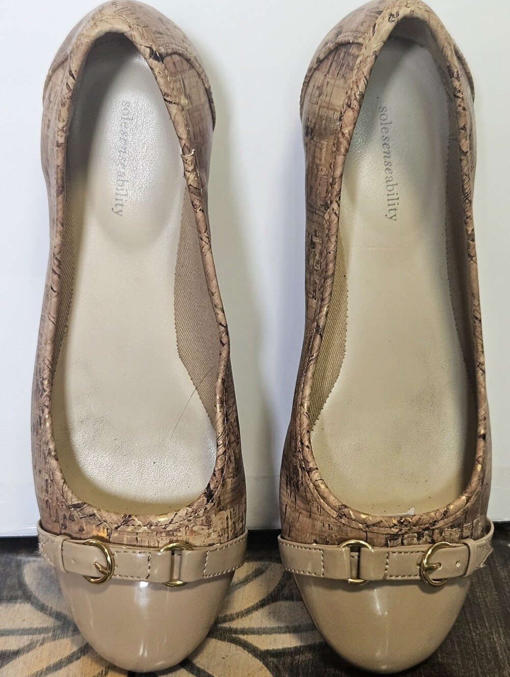 SoleSenseAbility Kat Faux Cork Cream Patent Ballet Flats Size 7 Excellent Condit